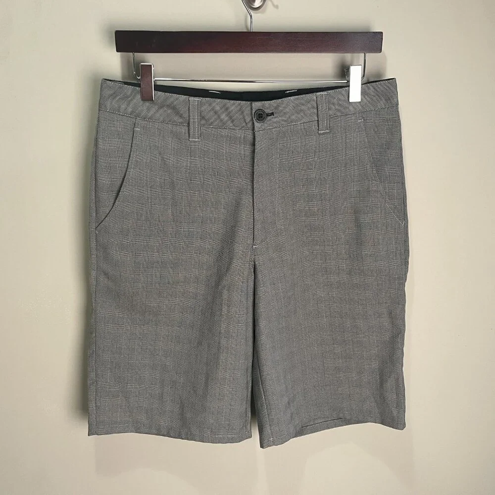 Travis Mathew Men’s Golf Shorts 30 White Black Flat Front ⛳️ 10” Inseam 🔥